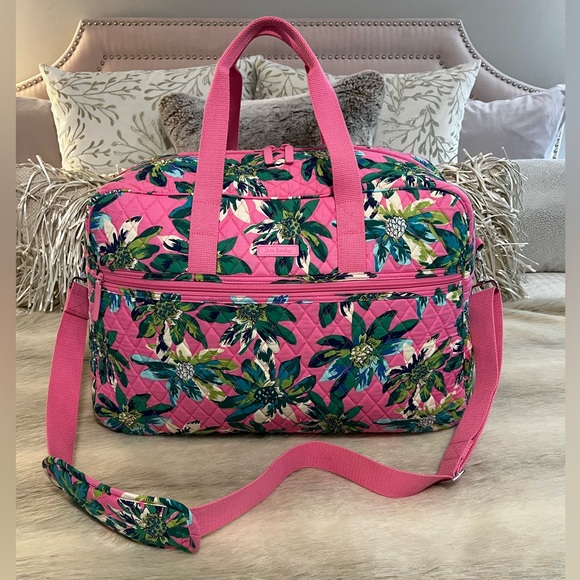 VERA BRADLEY Tropical Pink Iconic Grand Large Weekender Bag Pink Green Hawaiian
